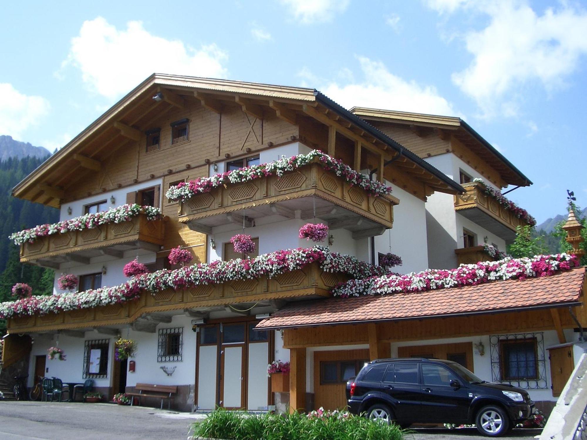 Chalet Belvedere アラッバ エクステリア 写真